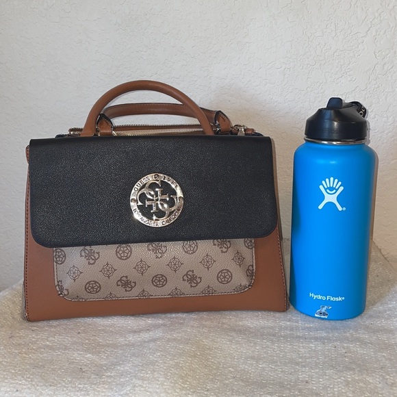 GUESS handbag - Picture 13 of 13